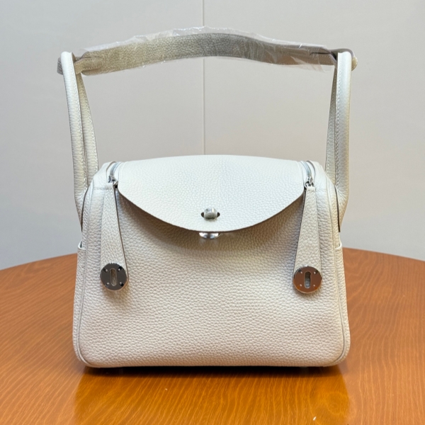 【エルメス HERMES】リンディ26 ホワイト (01) トリヨンクレマンス シルバー金具（100％手縫い）